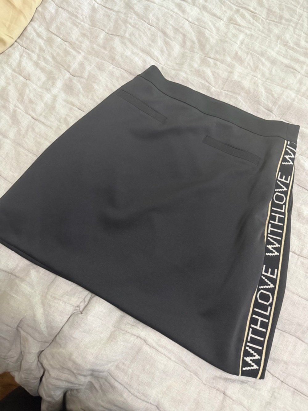 MAJE PARIS BLACK / gold spandex skirt
Size 3-M